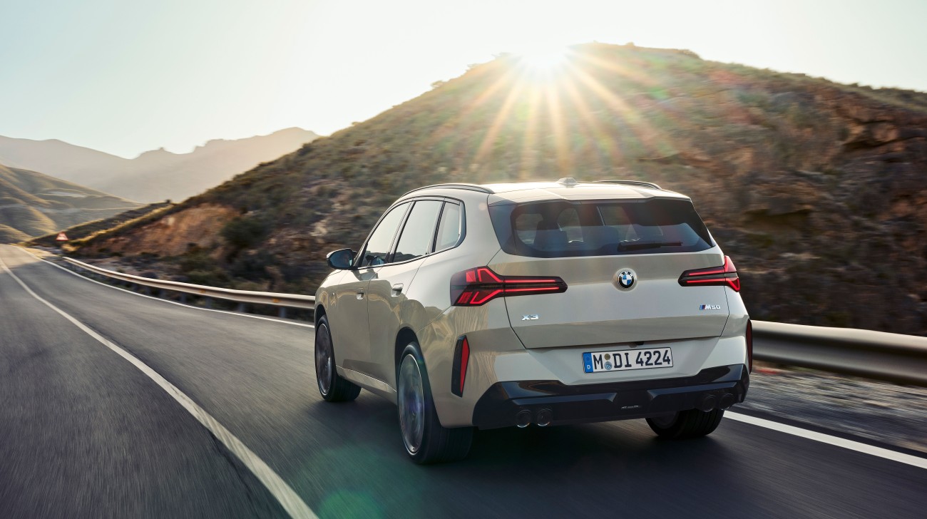 1727517113-P90554979 HighRes The-new-bmw-x3